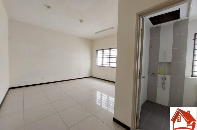 Sunway Cassia house, GATED and GUARDED , ORIGINAL CONDITION, GOOD LOCATION